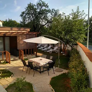 Kuca Za Odmor Natalija , Pula Kroatien